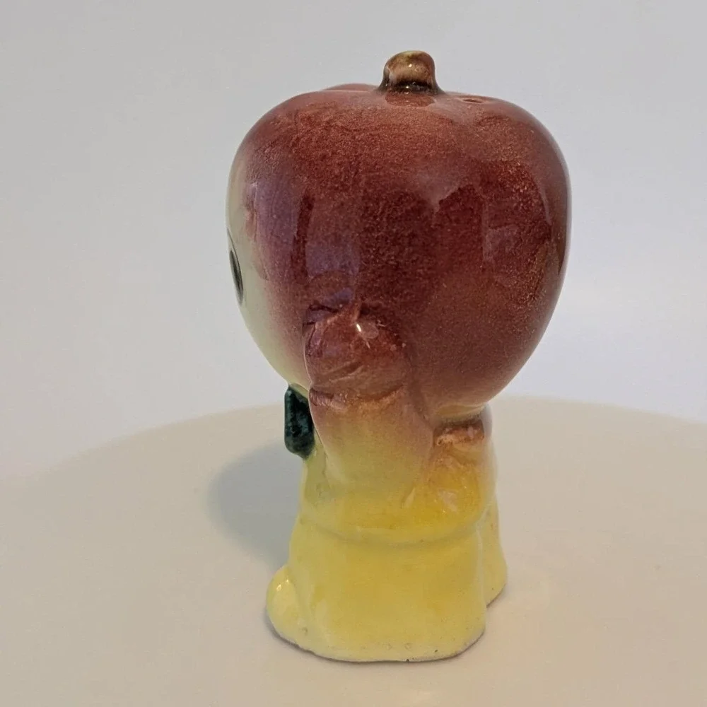 Vintage Vegetable Head People Anthropomorphic Salt And Pepper Apple Onion